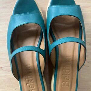 Beklina low sedia sandal